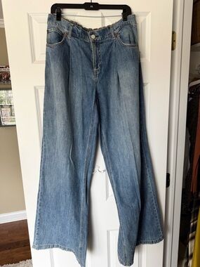 Alice + Olivia Light Blue Wide-Leg Jeans